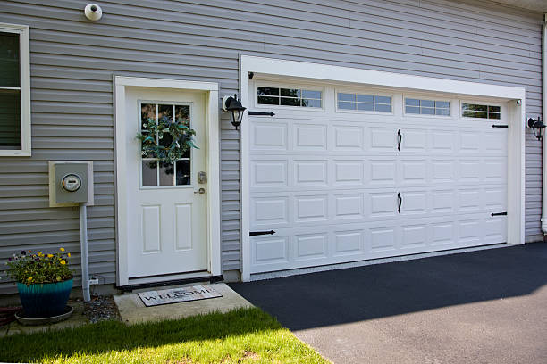 24/7 Emergency Garage Door Panel Replacement experts in Ahuimanu, HI